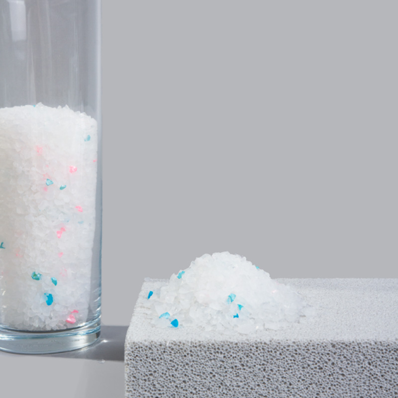 Crystal kattenbakvullinggids: voordelen, veiligheid en gebruik van silicagelstrooisel
